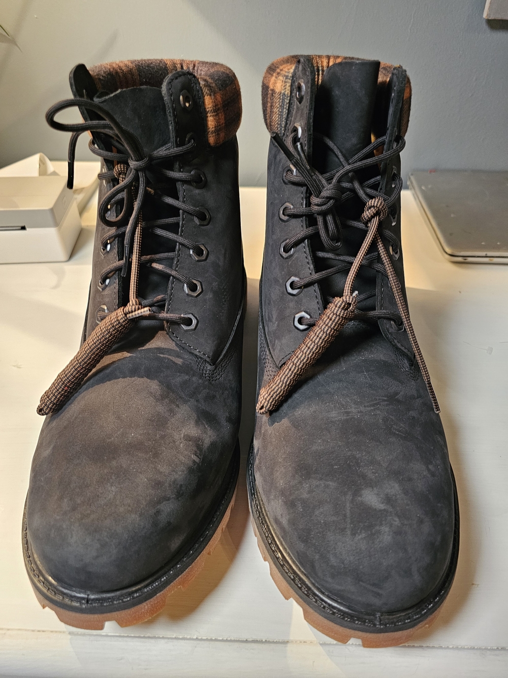 Men's TIMBERLAND boots Black with Brown Trim. New Sz 15